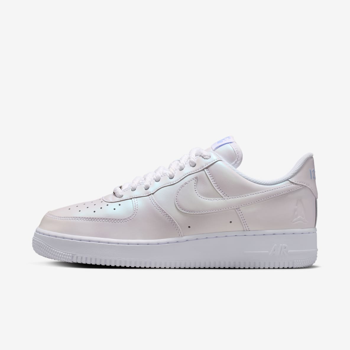 White Air Force 1 Low Top Shoes. Nike.com